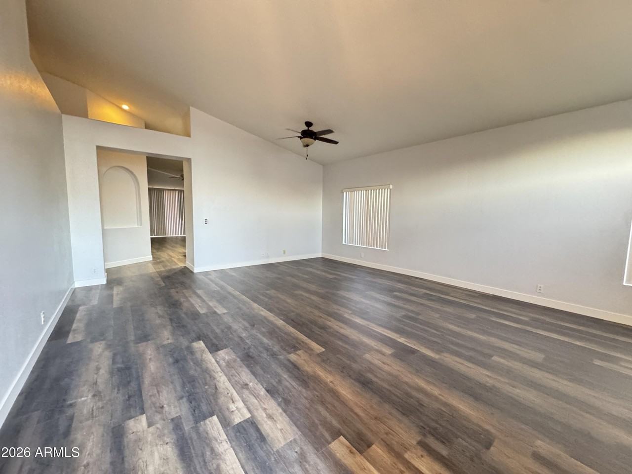 10752 W Bermuda Dr - Photo 2 of 15
