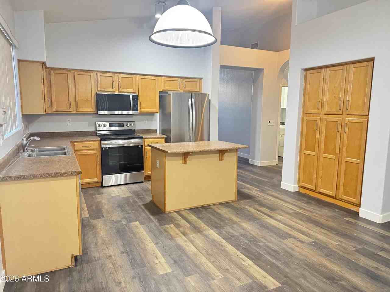 10752 W Bermuda Dr - Photo 6 of 15