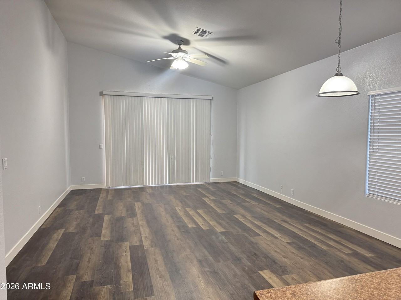 10752 W Bermuda Dr - Photo 7 of 15