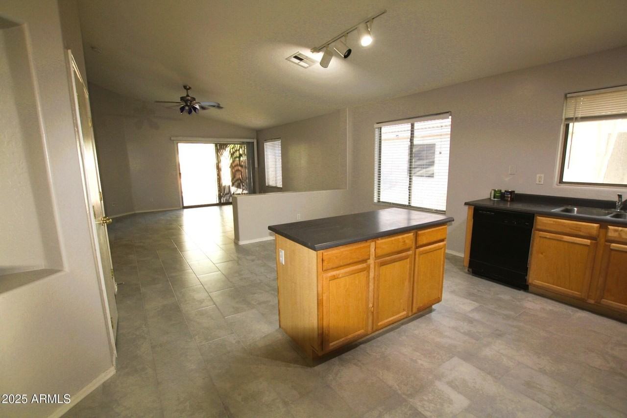 14129 N 133rd Dr - Photo 4 of 30
