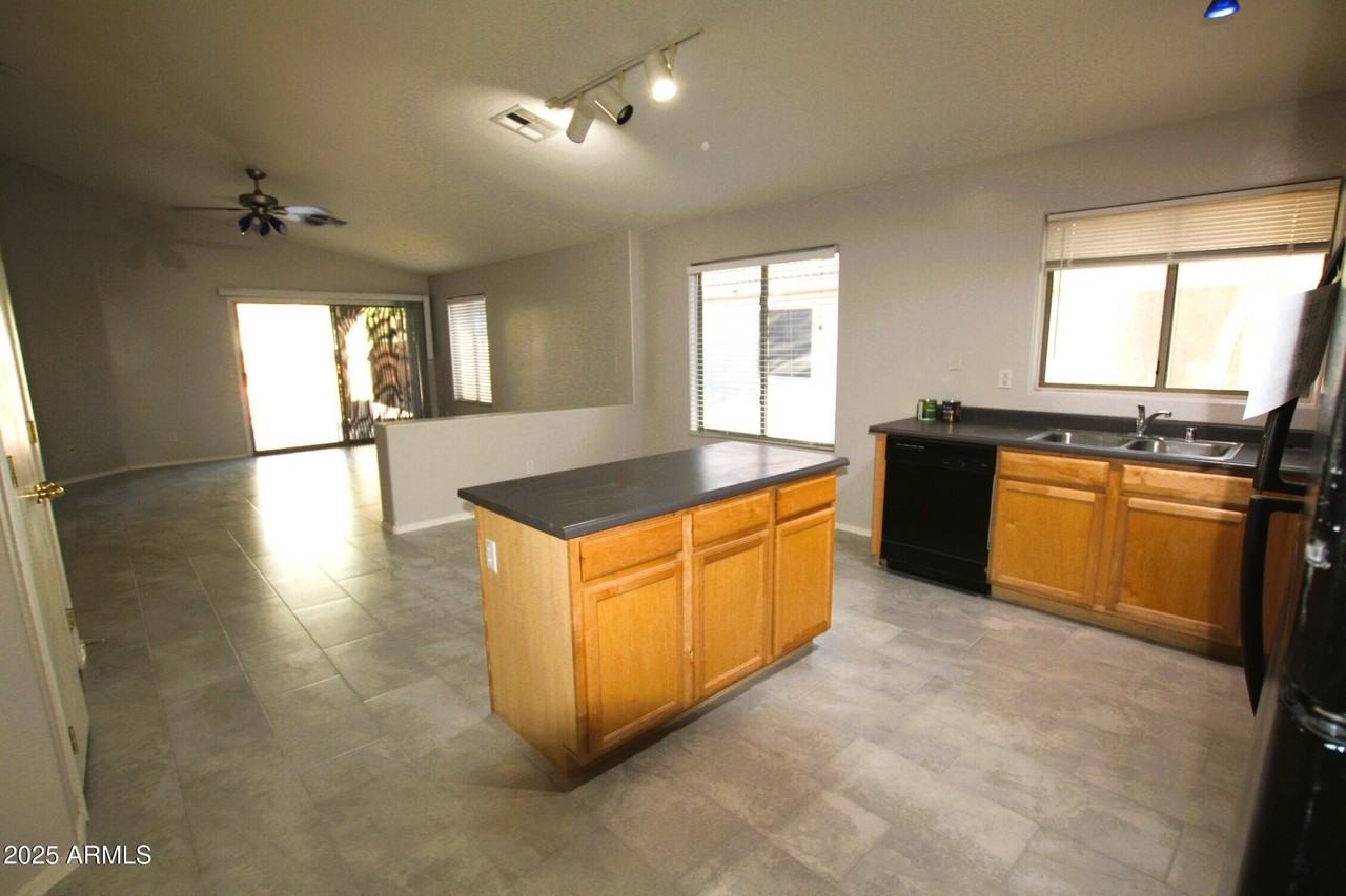 14129 N 133rd Dr - Photo 5 of 30