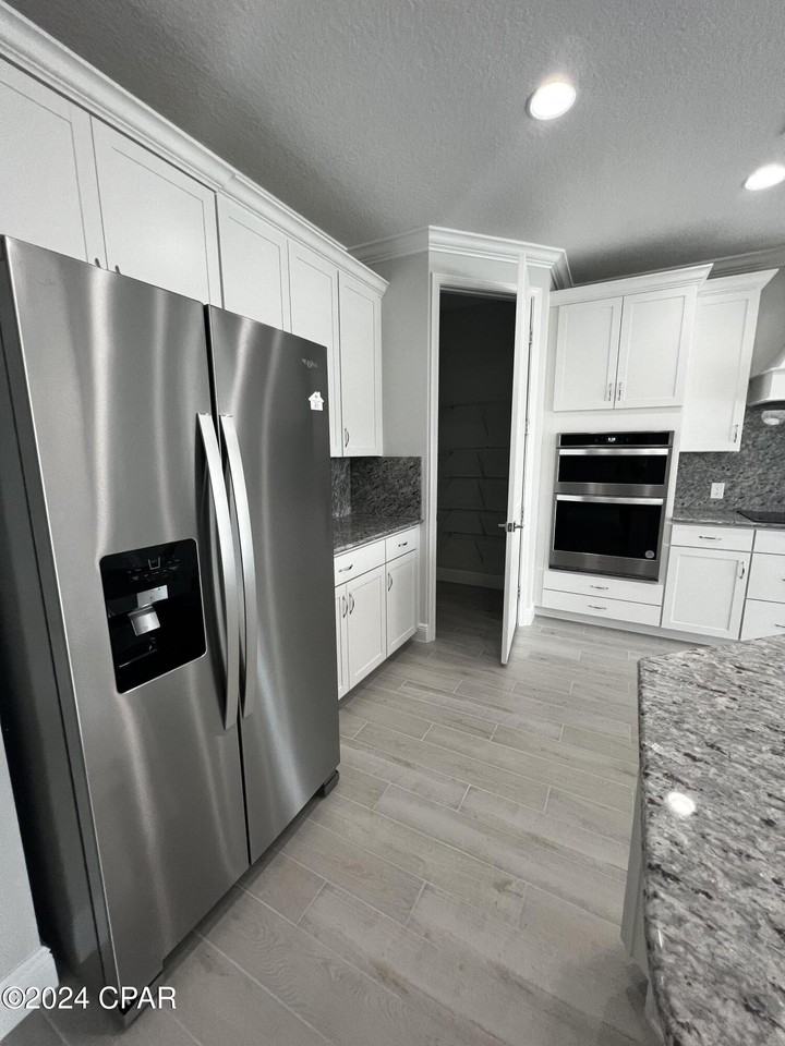 8765 Coral Reef Way - Photo 3 of 47