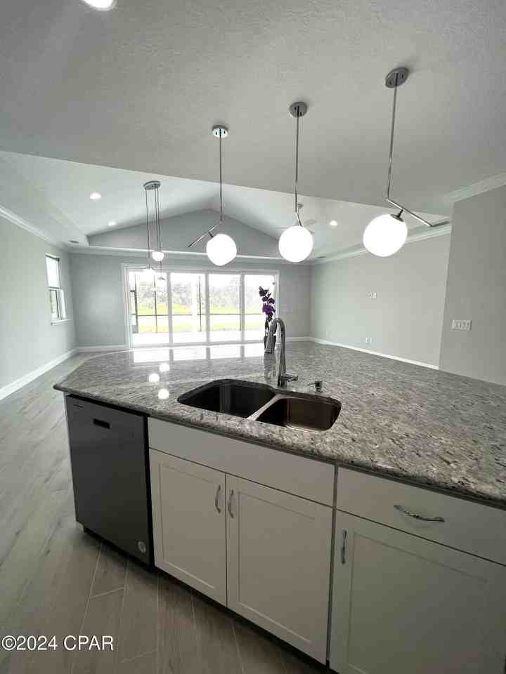 8765 Coral Reef Way - Photo 5 of 47