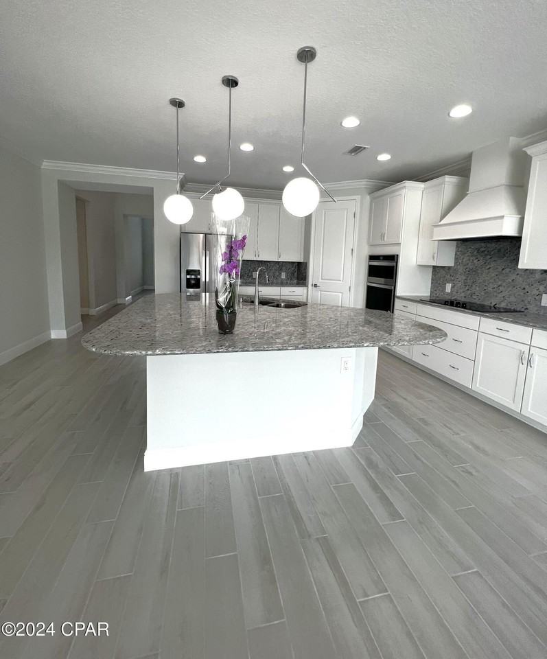 8765 Coral Reef Way - Photo 7 of 47