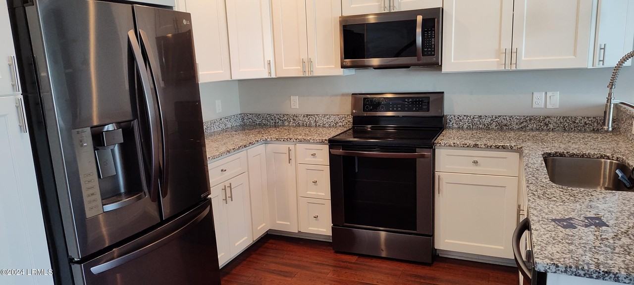 6 Island Breeze Ln - Photo 4 of 35