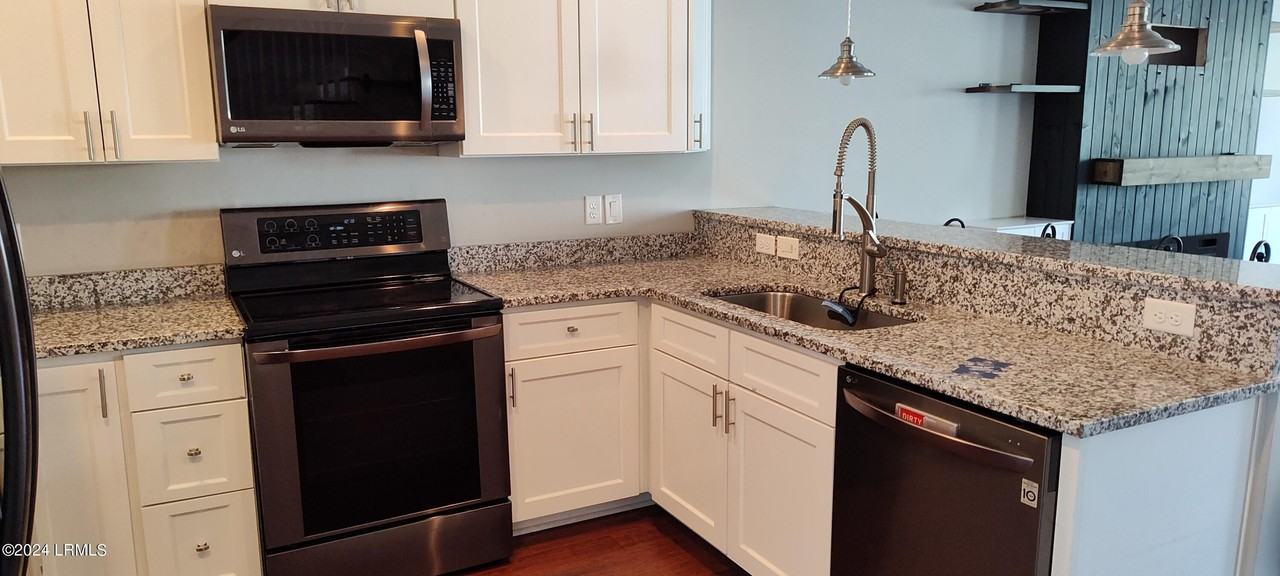 6 Island Breeze Ln - Photo 5 of 35