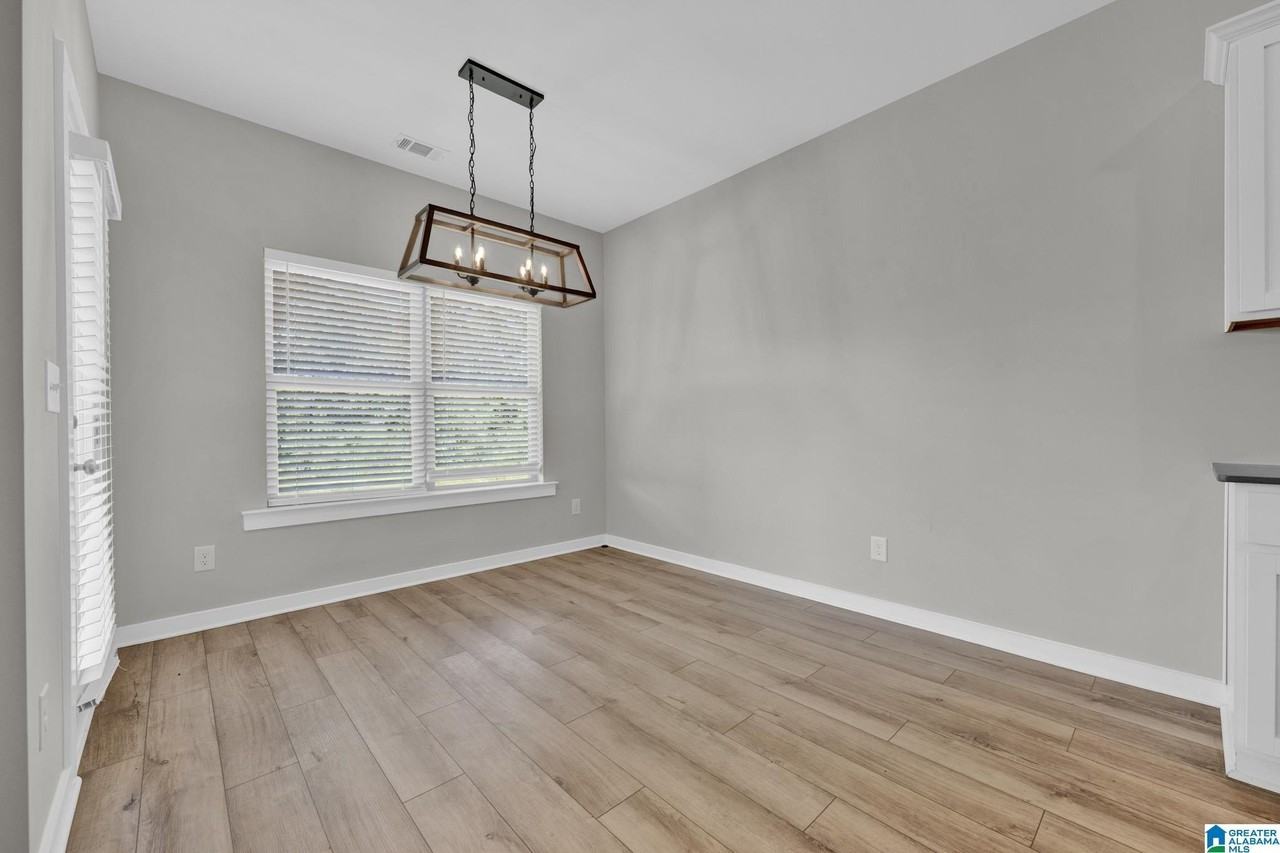 85 Kings Way - Photo 3 of 16