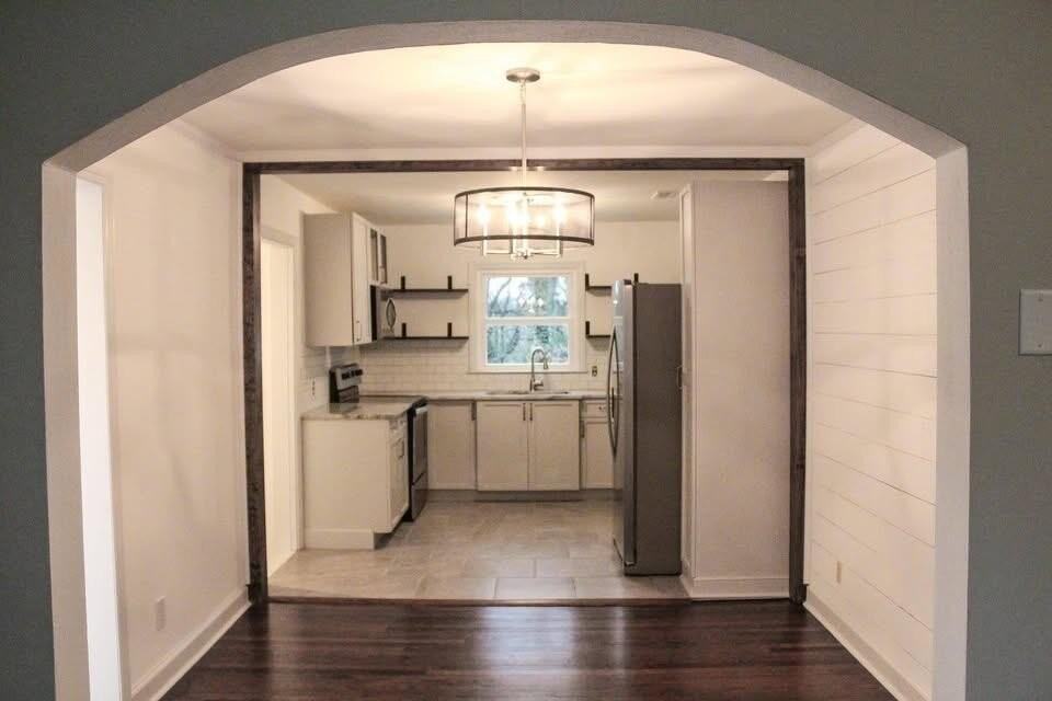 805 Intermont Rd - Photo 5 of 20