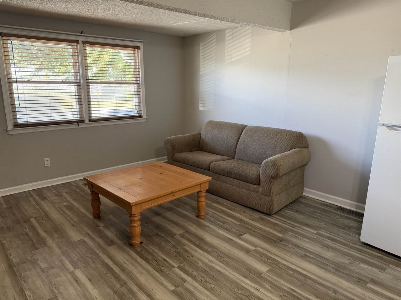 2801 Terminal St #C - Photo 4 of 12
