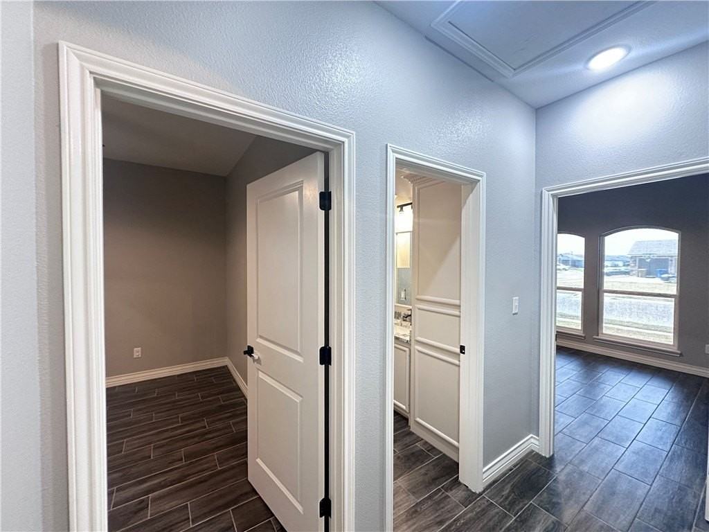 7814 Krypton Dr - Photo 3 of 43