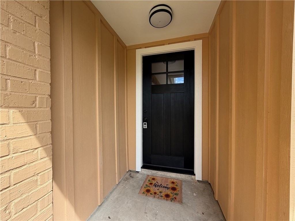 222 Perthshire Dr - Photo 2 of 26