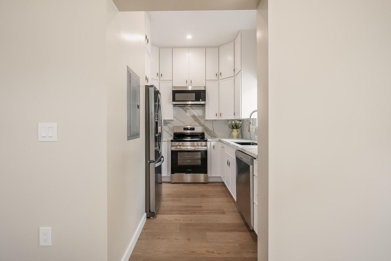 716 Portola Ave #A - Photo 6 of 24