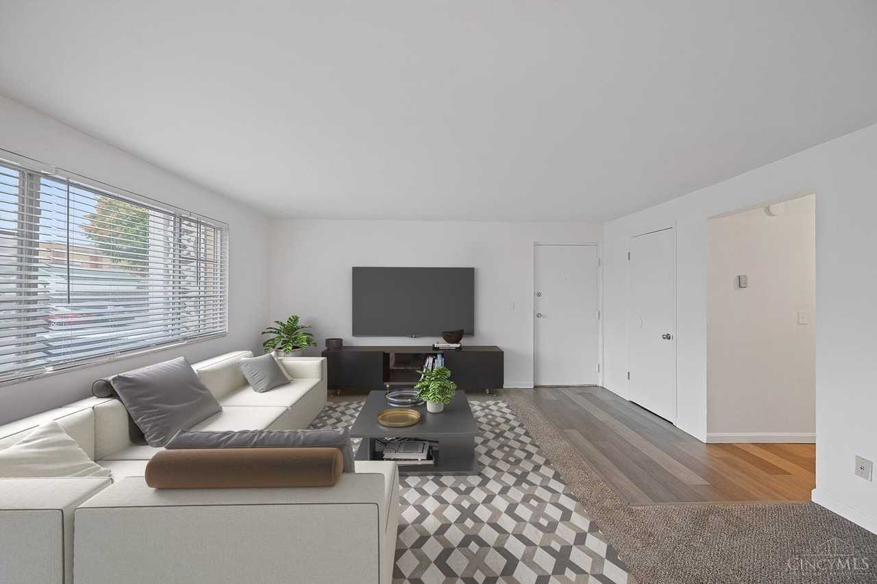 206 N East St #15 - Photo 2 of 8