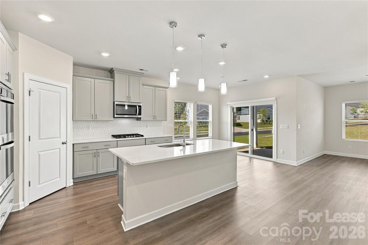 1003 Alicante Ave - Photo 3 of 20