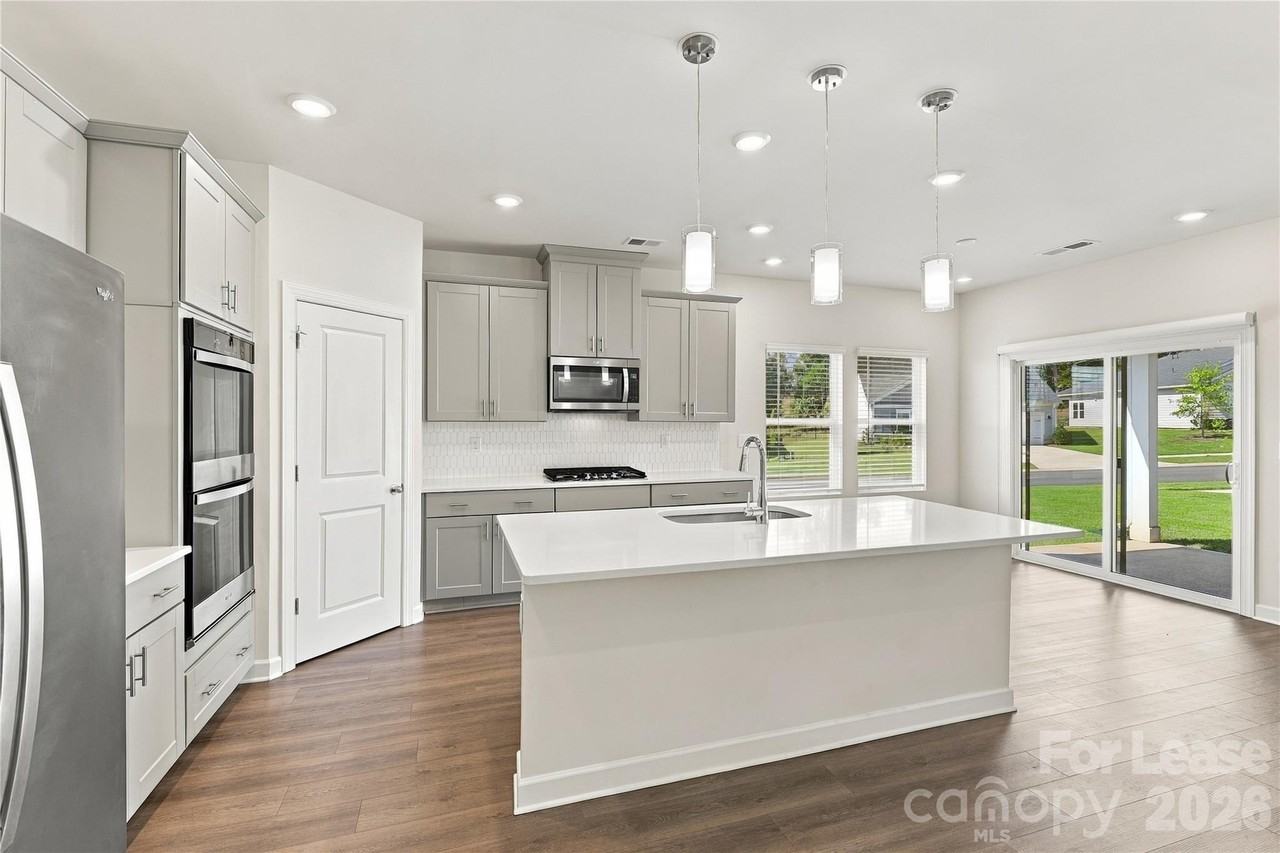 1003 Alicante Ave - Photo 4 of 20