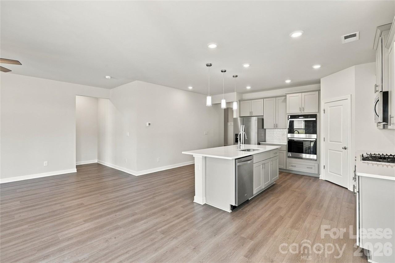 1003 Alicante Ave - Photo 5 of 20