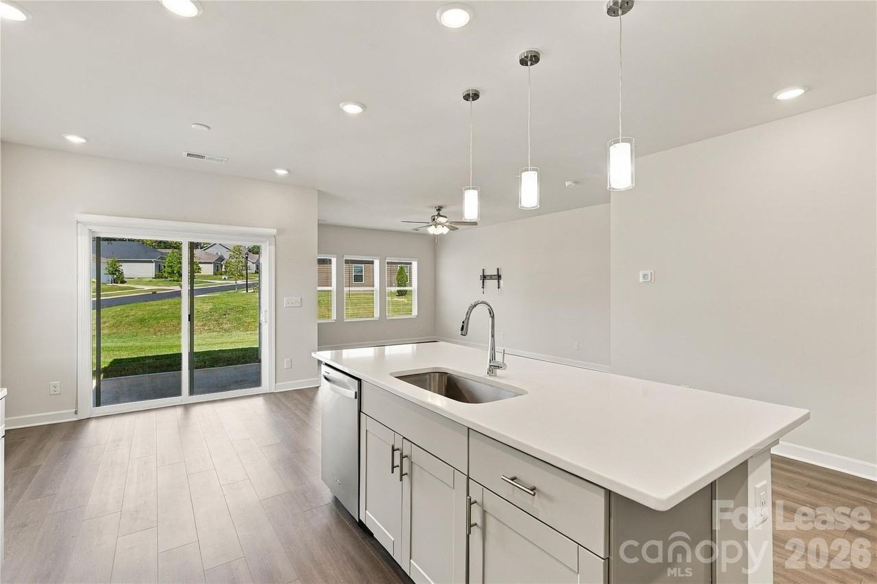 1003 Alicante Ave - Photo 6 of 20