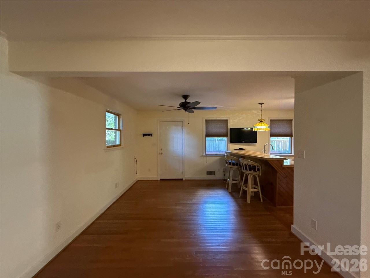 4344 University Dr - Photo 3 of 16