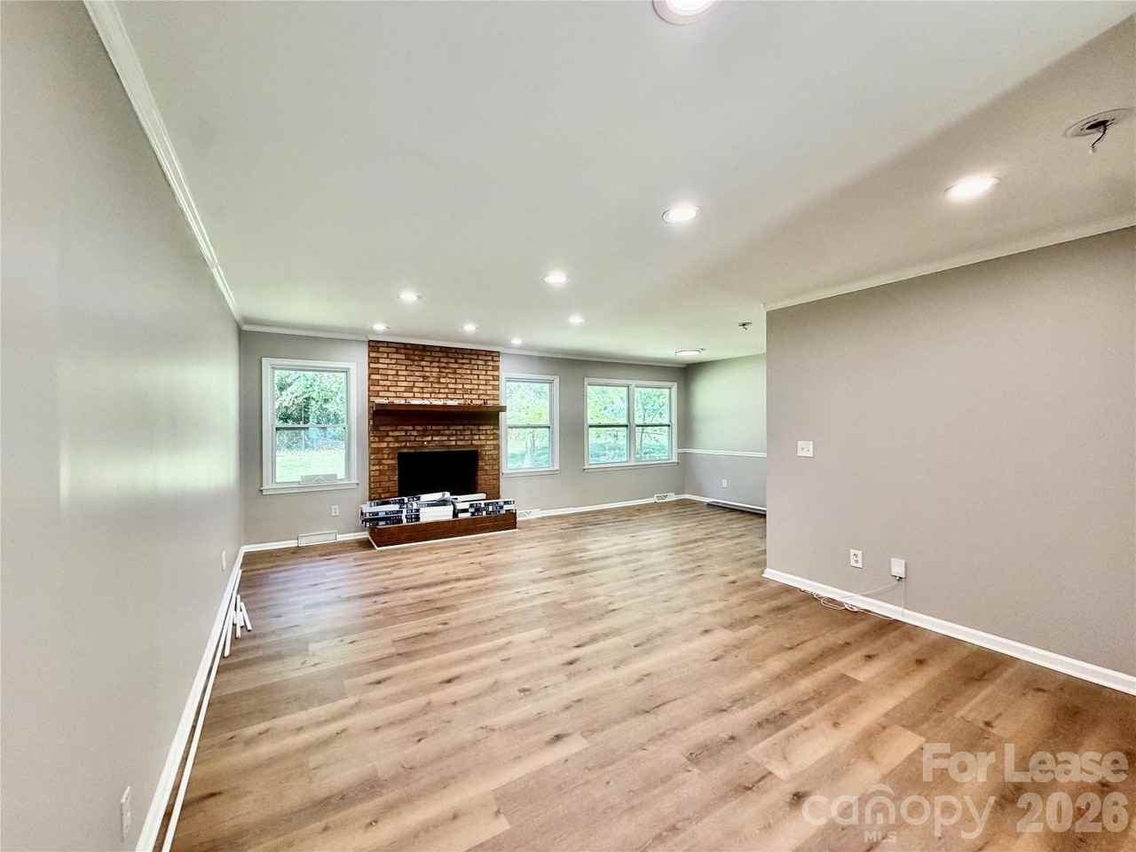 3517 Cross Winds Rd - Photo 6 of 32
