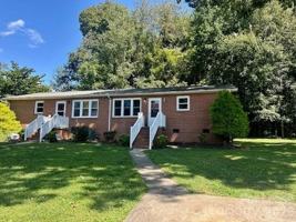 featured image of 3465 Smokehouse Ct #5