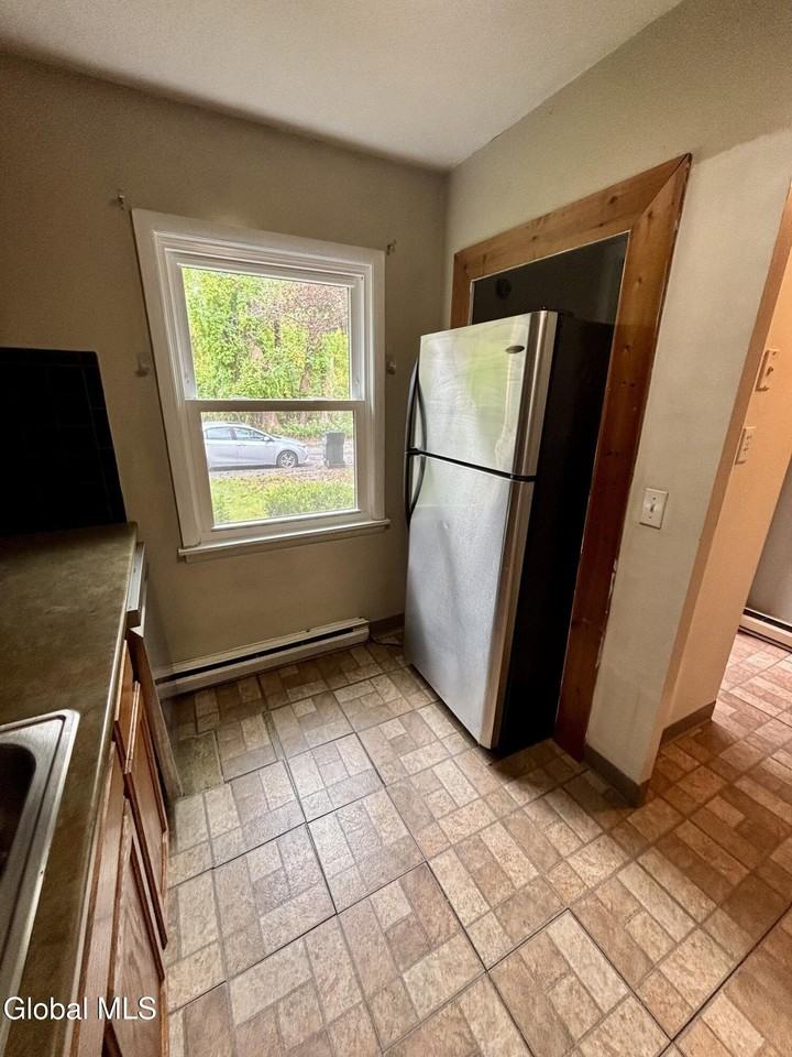 24 Maxwell Dr - Photo 5 of 20
