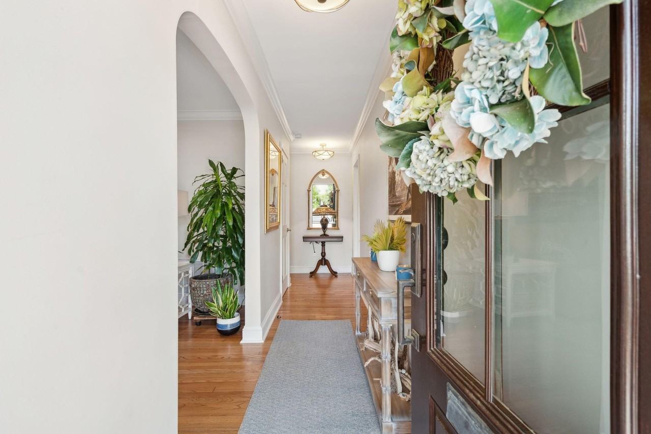739 Pitt St - Photo 4 of 42