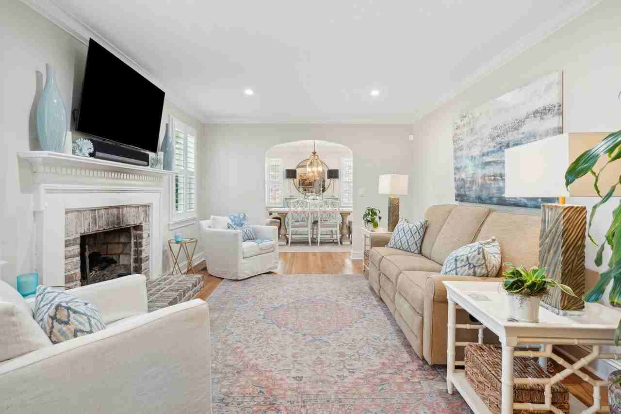 739 Pitt St - Photo 6 of 42
