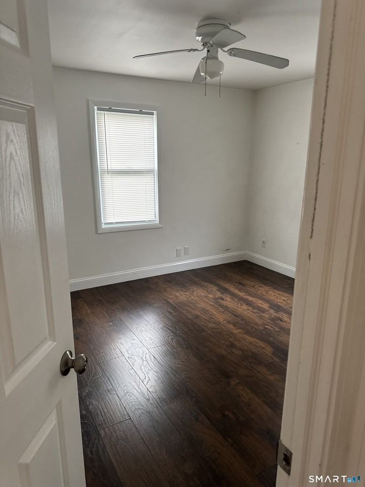 376 Dexter Dr - Photo 4 of 7