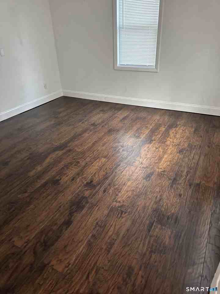 376 Dexter Dr - Photo 5 of 7