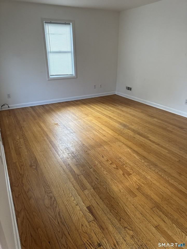 376 Dexter Dr - Photo 6 of 7