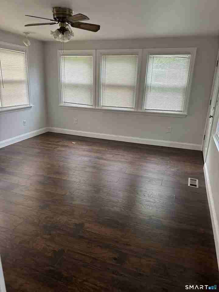 376 Dexter Dr - Photo 7 of 7