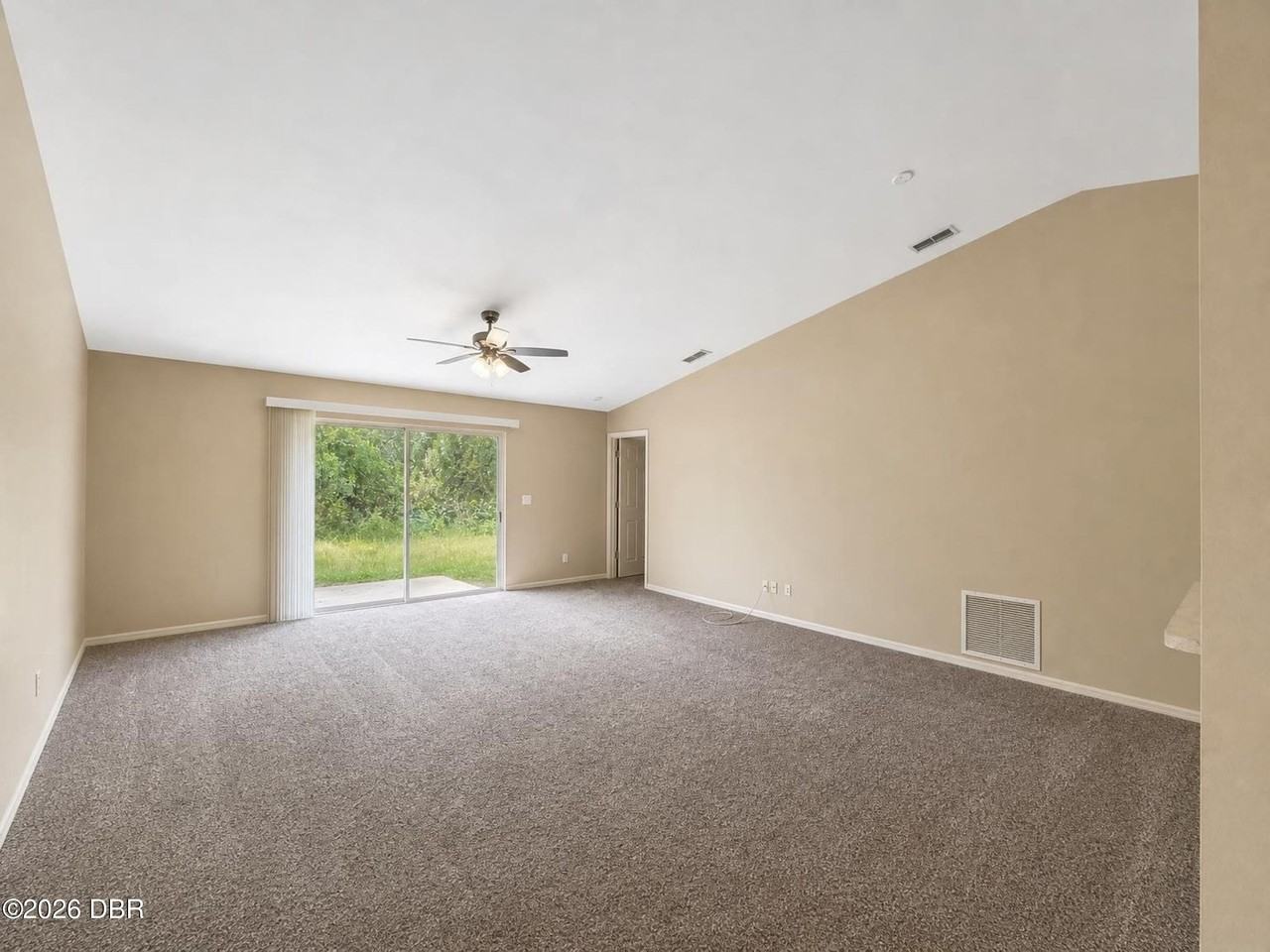 5909 Springview Dr - Photo 4 of 11
