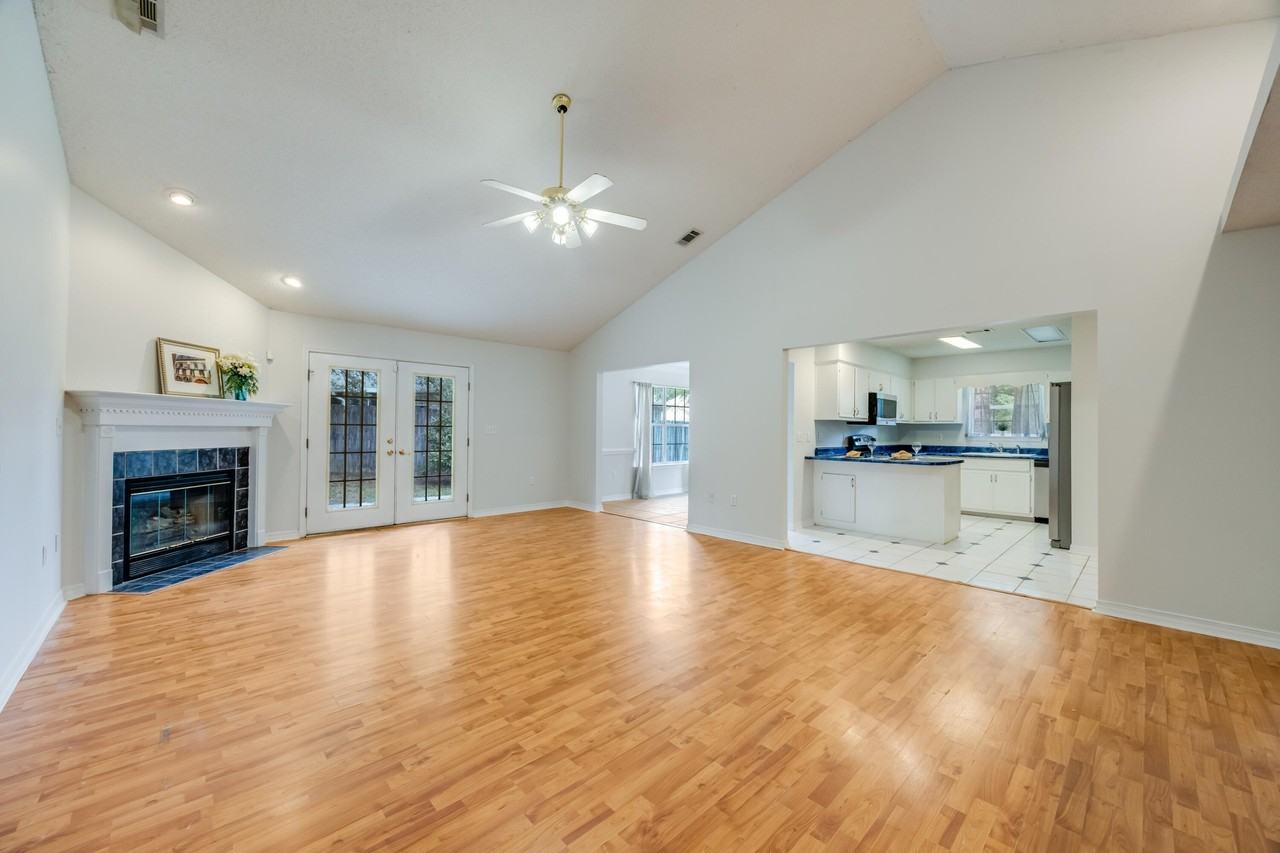 2803 Mac Gregor Ln - Photo 3 of 42