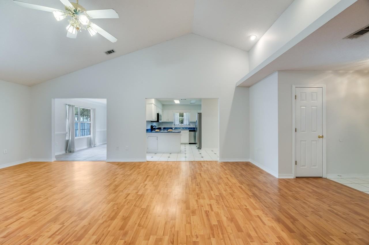 2803 Mac Gregor Ln - Photo 4 of 42
