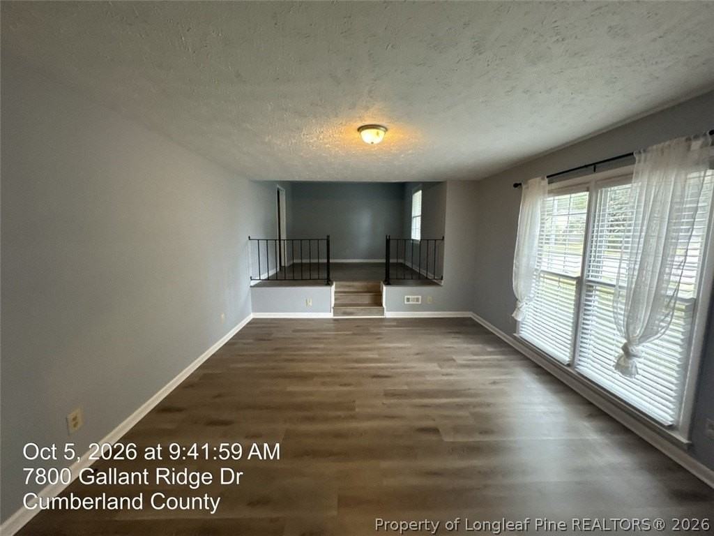 7800 Gallant Ridge Dr - Photo 4 of 24