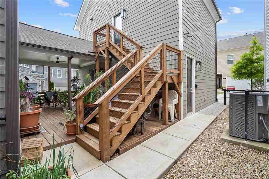 1825 Sanford Dr Nw #B - Photo 3 of 22