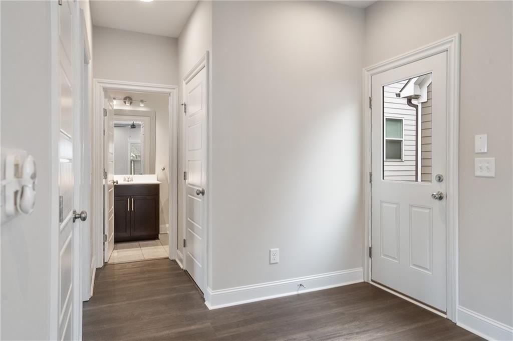 1825 Sanford Dr Nw #B - Photo 4 of 22