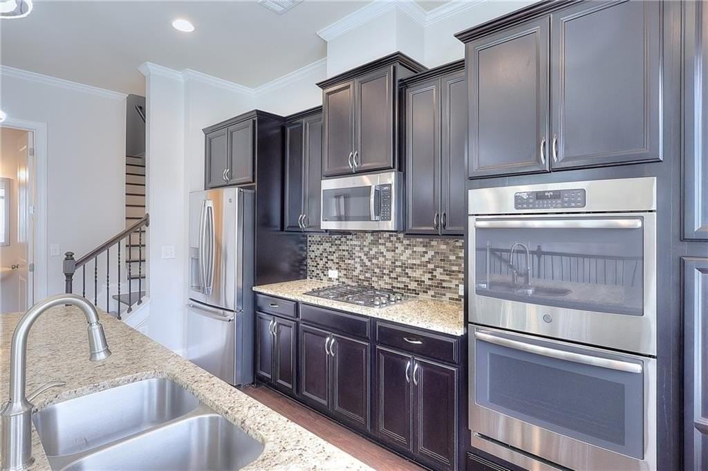 1306 Harris Way - Photo 3 of 34