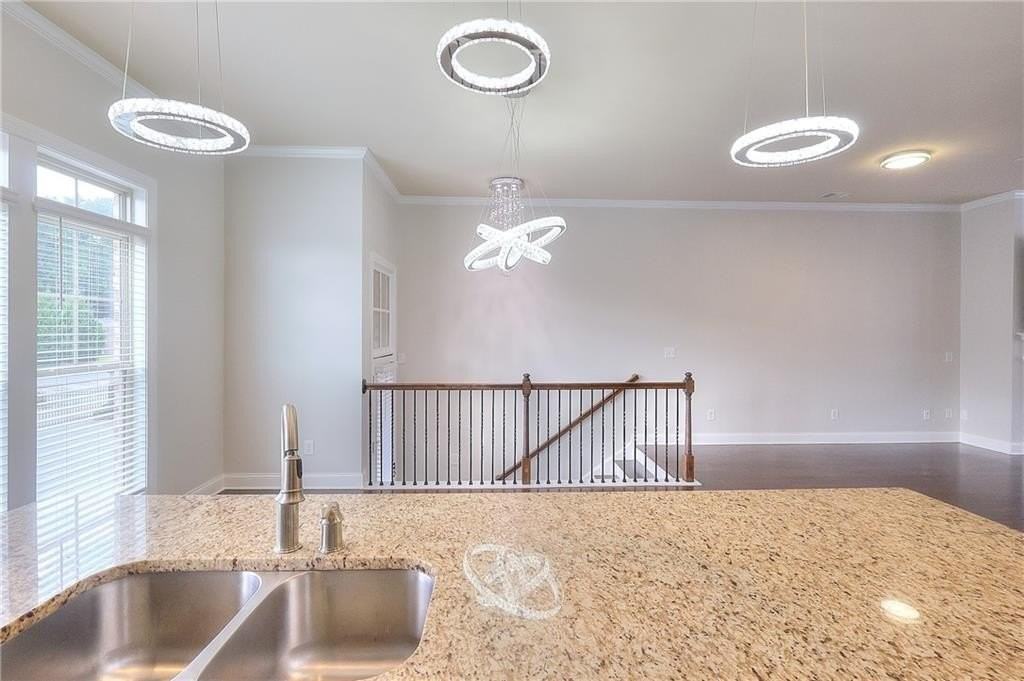 1306 Harris Way - Photo 5 of 34