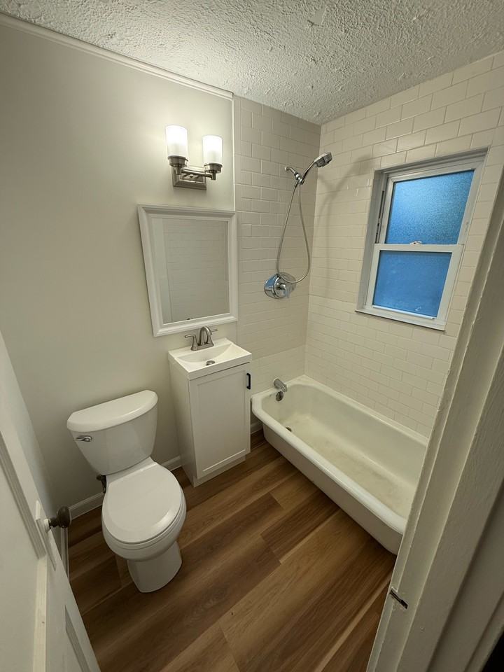61 Elmhurst Cir #61 - Photo 3 of 9