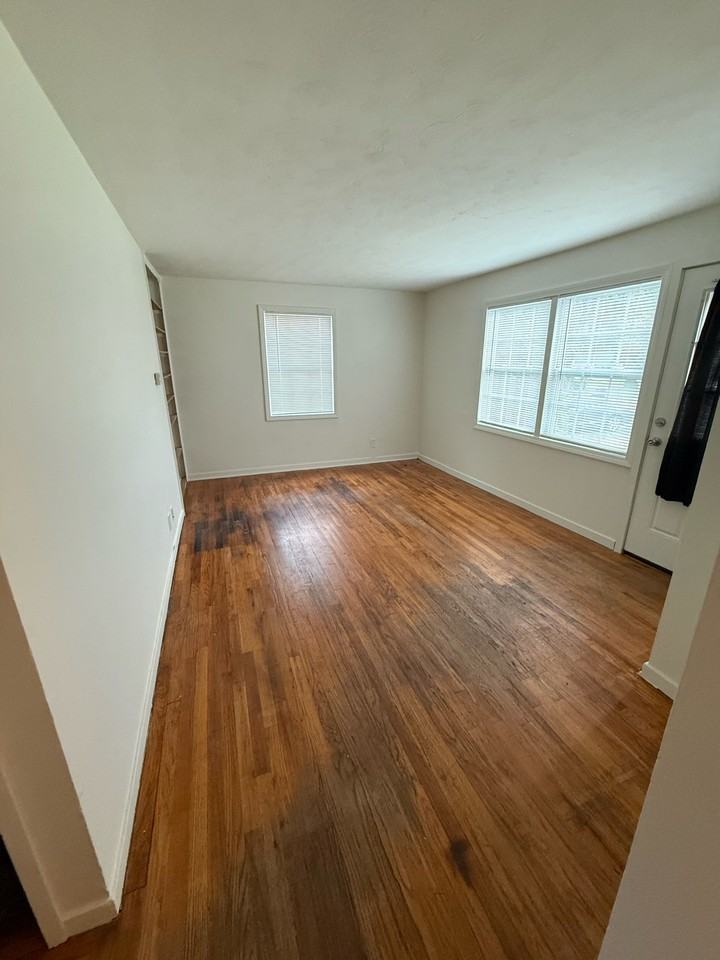 61 Elmhurst Cir #61 - Photo 4 of 9