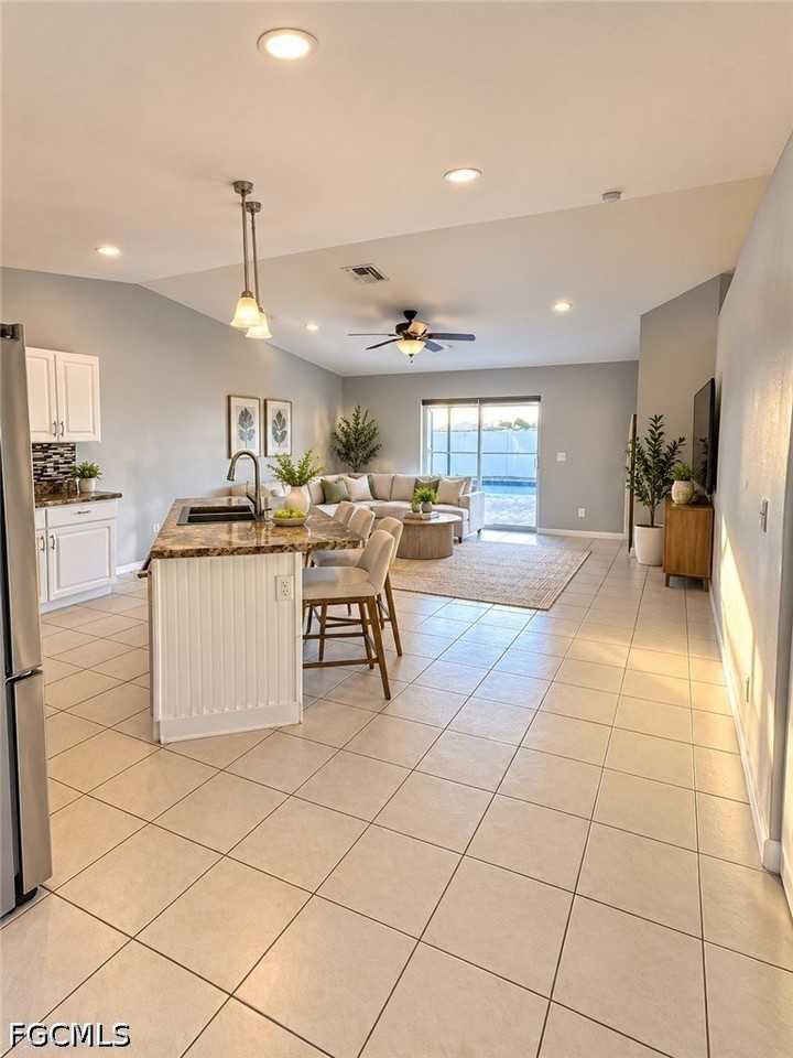 2926 Se Santa Barbara Pl - Photo 2 of 8