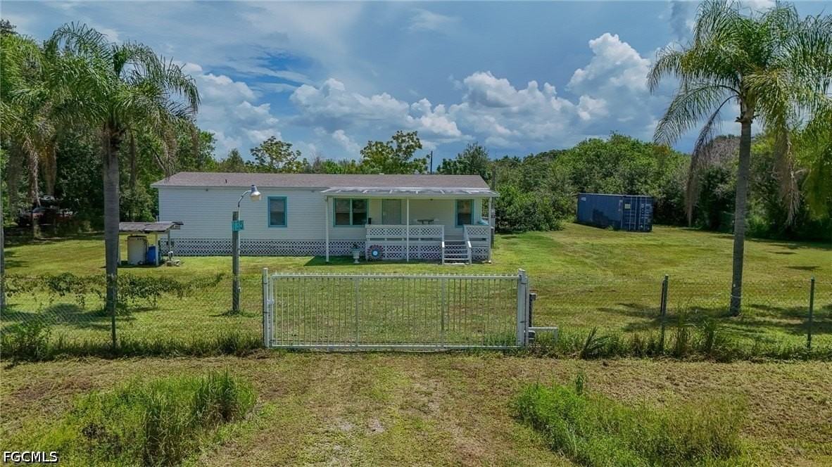 735 N Granja St - Photo 2 of 42