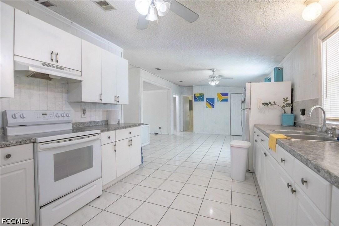 735 N Granja St - Photo 6 of 42