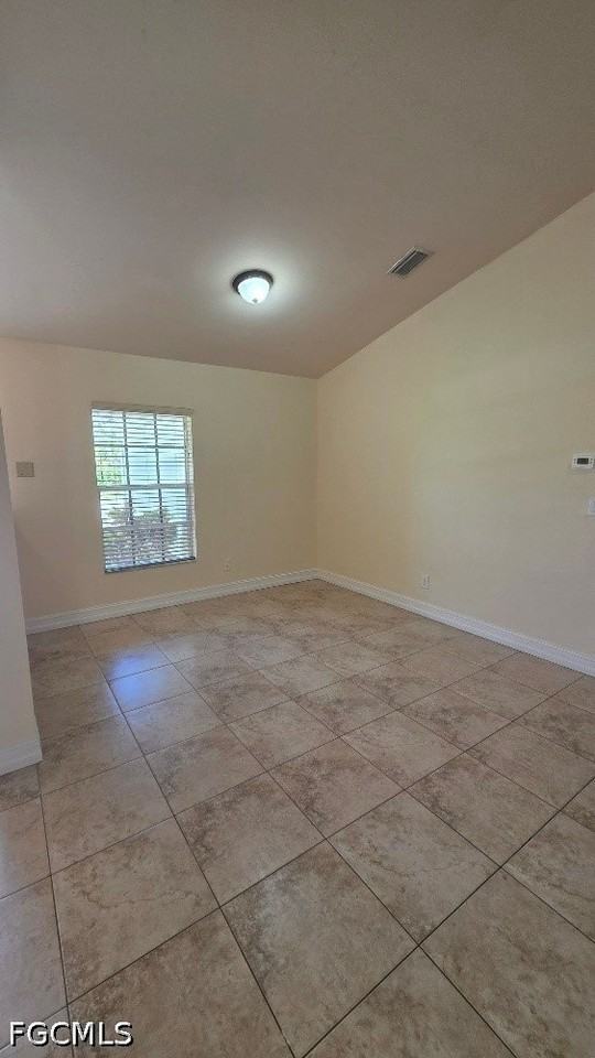3106 E 10th St - Photo 5 of 22