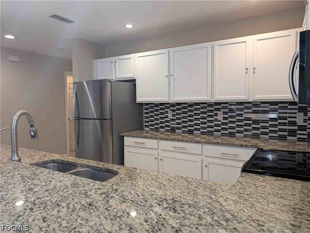 723 Homer Ave S - Photo 7 of 18