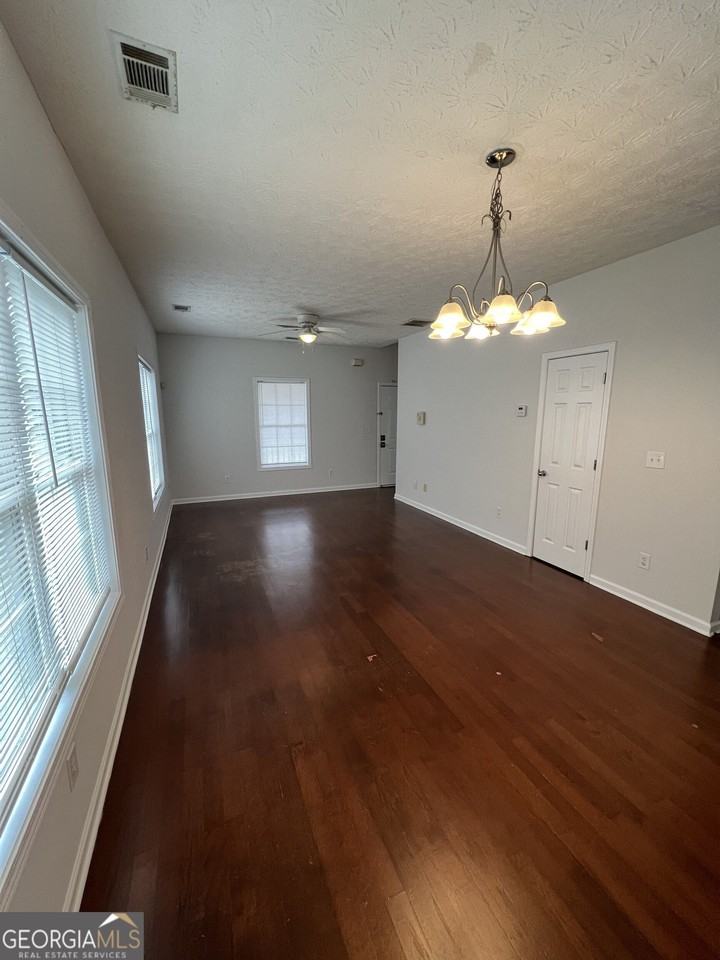390 Hawthorne Ext - Photo 5 of 19