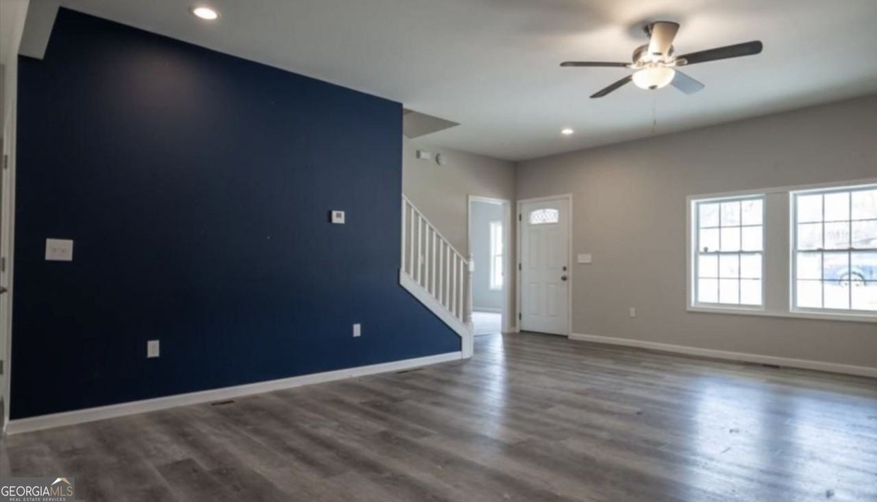 2446 Remington Dr - Photo 4 of 11
