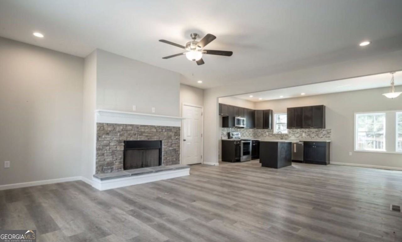 2446 Remington Dr - Photo 5 of 11