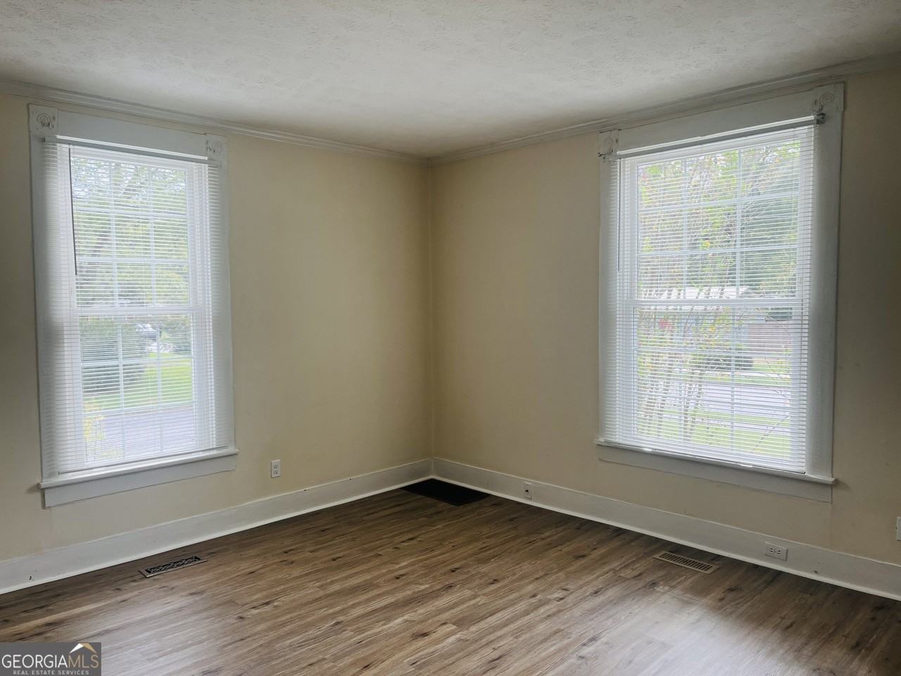 201 Alford St #B - Photo 3 of 22